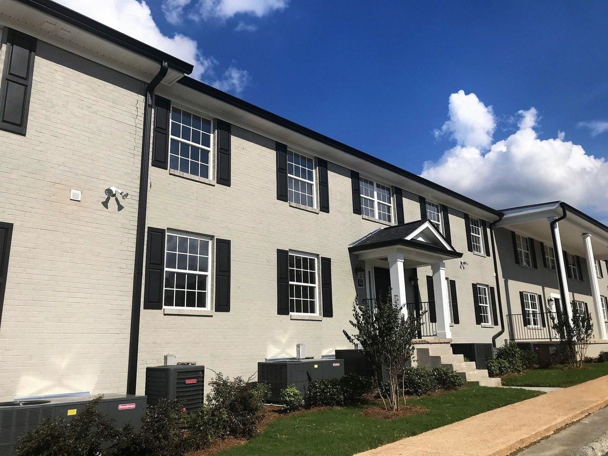 Midtown Square Apartment Homes by Callio... Red Bank, TN
