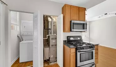 3 of 20 2316 W Rosemont Ave Apartment for rent in Chicago, IL