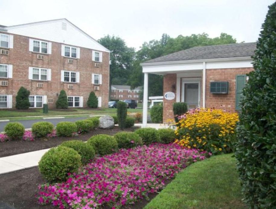Glen Hollow Apartments 1100 Newportville RD Croydon, PA