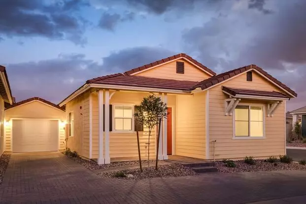 The Village At Hampton Court Apartment for rent in Gilbert, AZ The Village At Hampton Court Apartment for rent in Gilbert, AZ