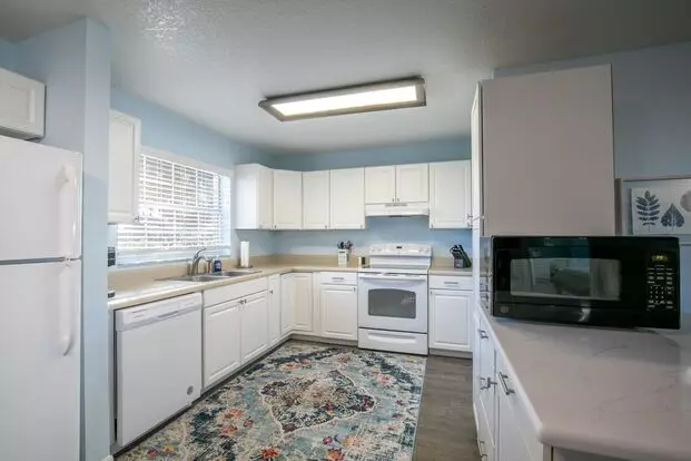 260 S Central Ave Apartment for rent in Umatilla, FL