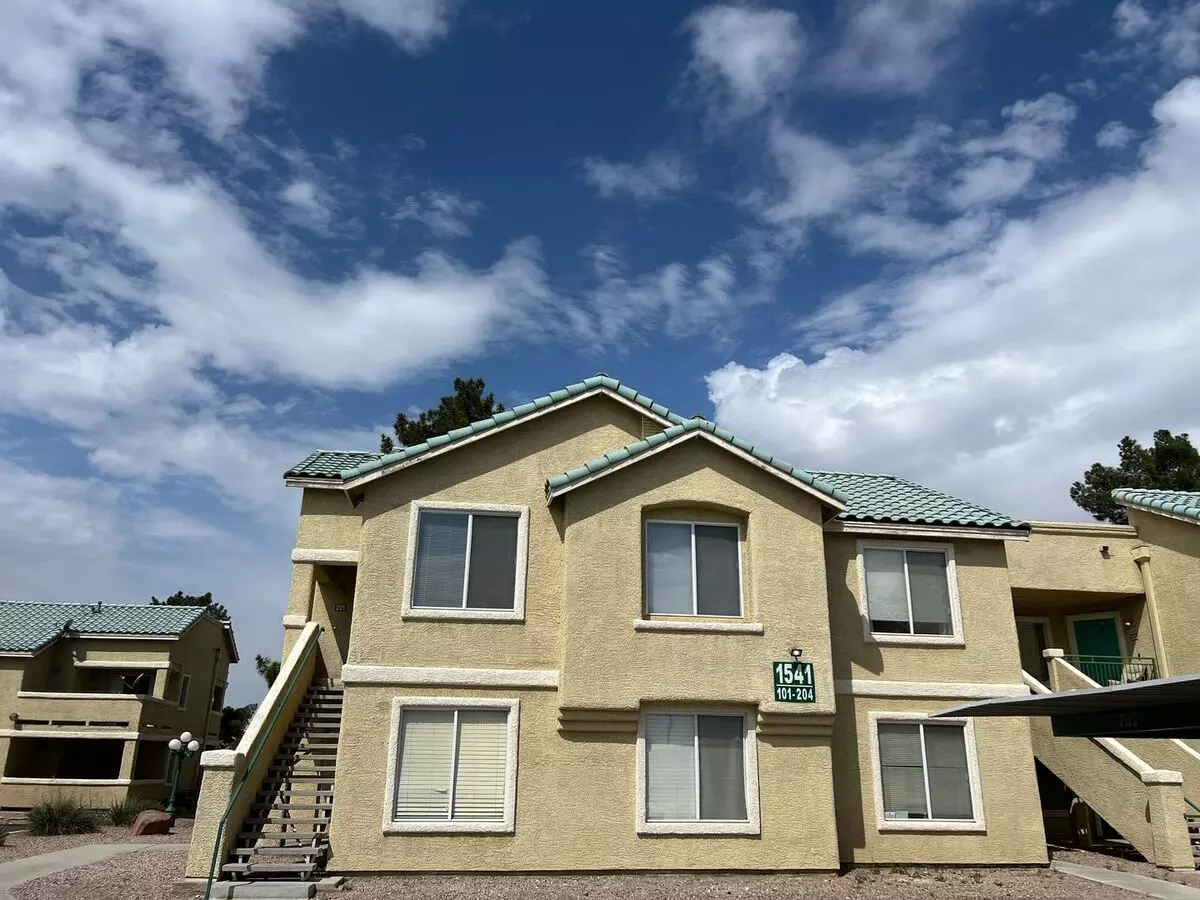 2 Bedroom 2 Bath Apartment In Gated Community! Apartment for rent in Las Vegas, NV