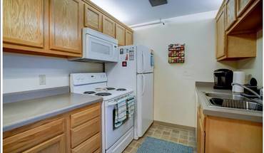 5 of 10 2302 University Avenue Apartment for rent in Madison, WI