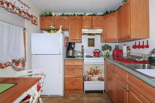 Knoll Crest Apartments Apartment for rent in Warren, ME Knoll Crest Apartments Apartment for rent in Warren, ME
