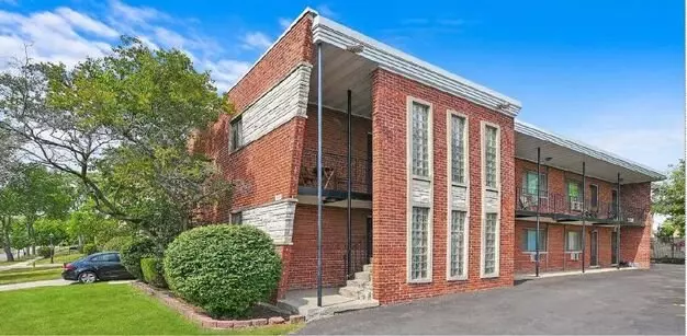 19 N Garfield Apartment for rent in Lombard, IL
