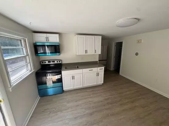 38 Mast Rd Apartment for rent in Lee, NH