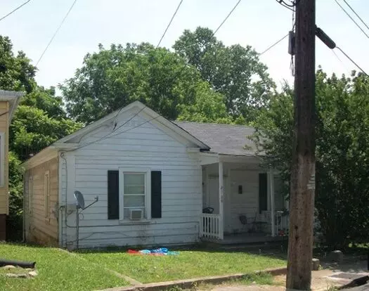 2 Bedroom 1 Bath Available To Rent For $725/mo. Apartment for rent in Lynchburg, VA