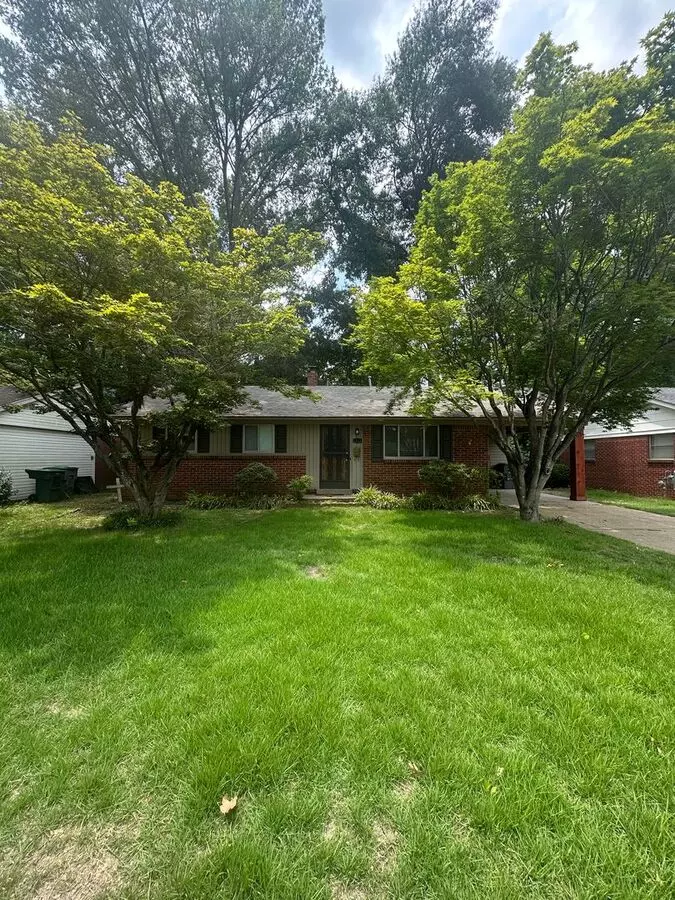 3bd/1ba Home Located In Colonial Acres! House for rent in Memphis, TN