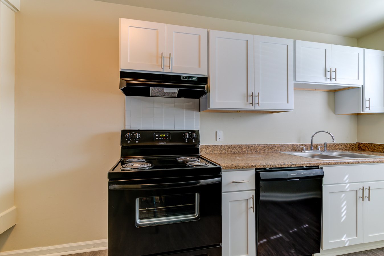 CAMELOT VILLAGE Apartments 900 Camelot Drive Salem, VA