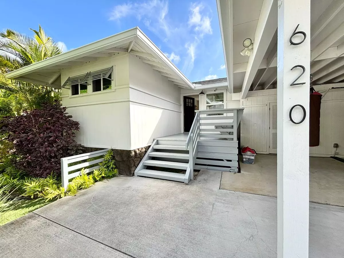 Available Now! 3 Bed, 2 Bath Home W/ Utilities Included + Ac, Washer/dryer, Yard – Aina Haina House for rent in Honolulu, HI
