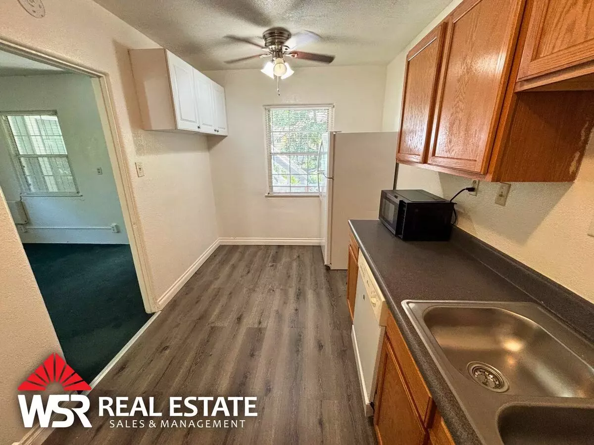 901 Deer Trl Apartment for rent in Crestline, CA