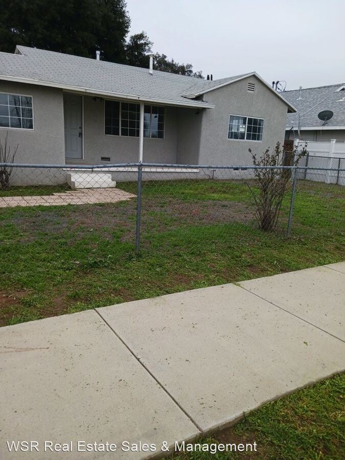 862 and 862 1/2 N California Beaumont, CA Apartment for Rent