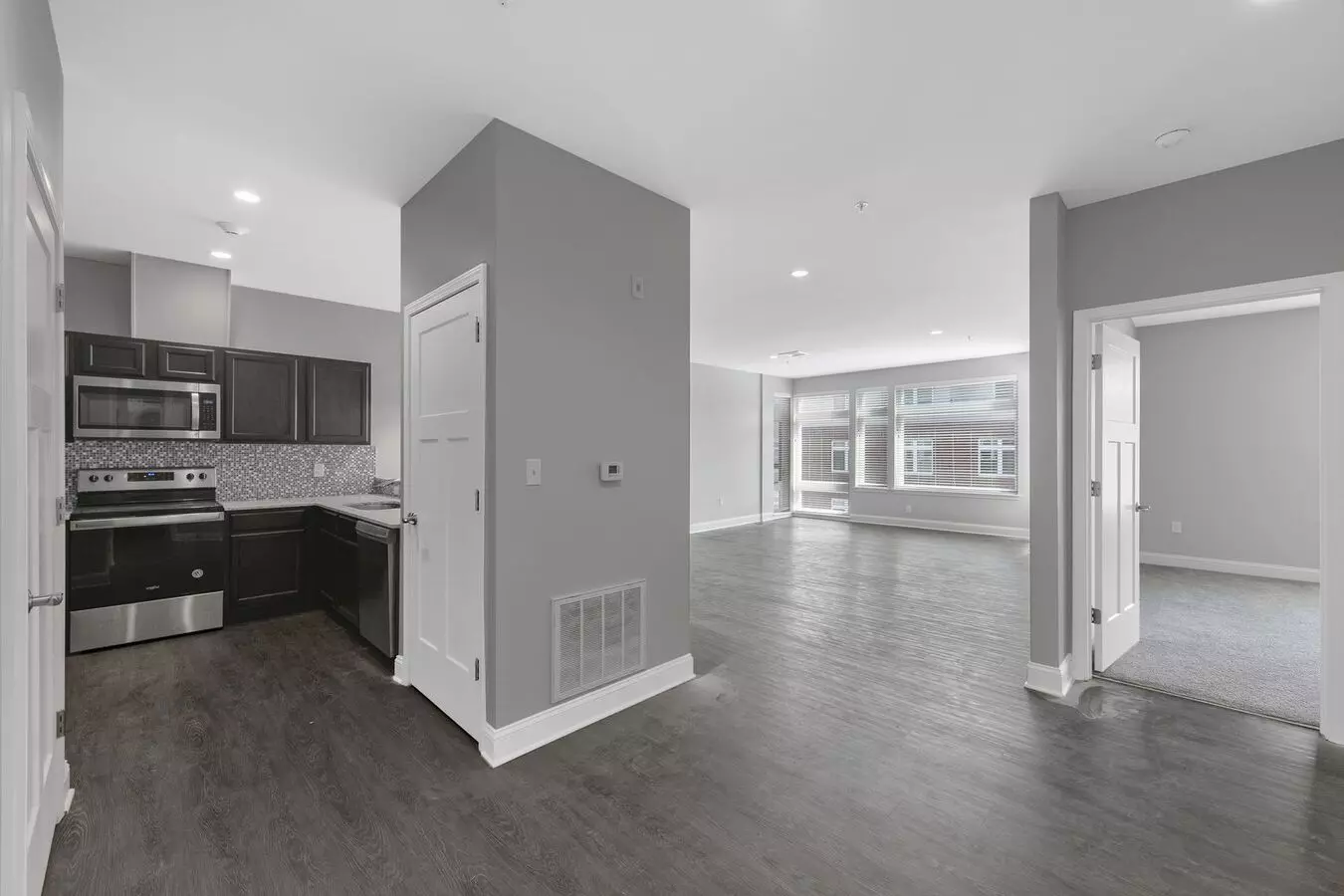 Renovated 1 Bedroom With Laundry In Unit! Granite Countertops, Tiled Bathroom, Hardwood Floors, Off Street Parking & More! Apartment for rent in Albany, NY