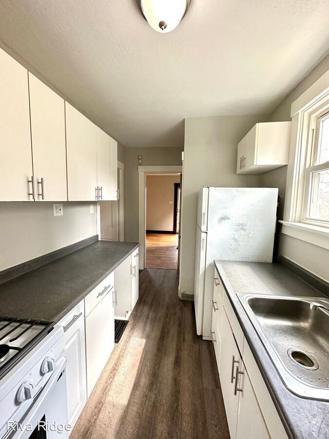 806 Delmont Ave Pittburgh, PA House for Rent Rentable