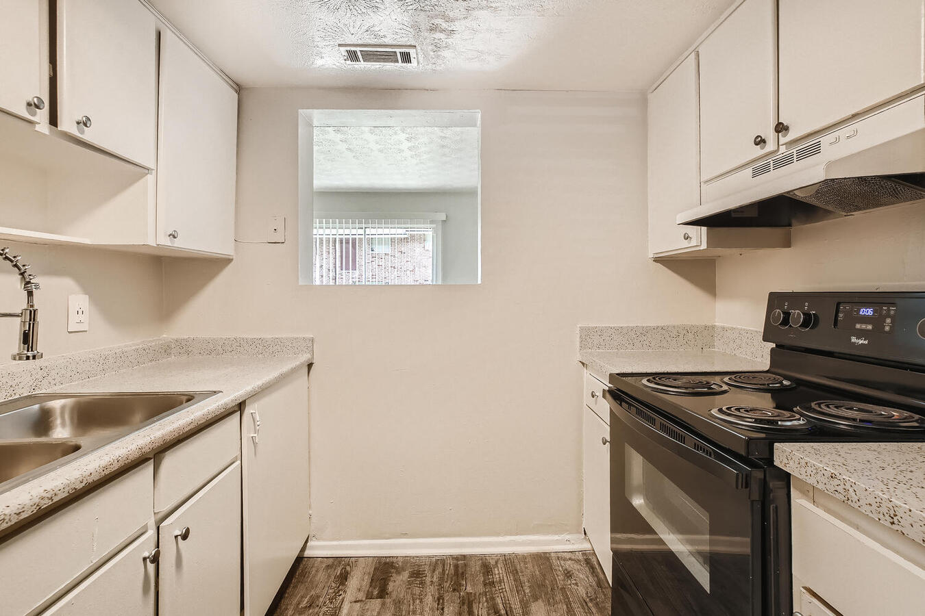 Lake Park Colonial Apartments Jacksonville, FL Rentable