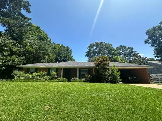 Gorgeous 3 Bedroom South Highland Home With Bonus Room! Apartment for rent in Shreveport, LA