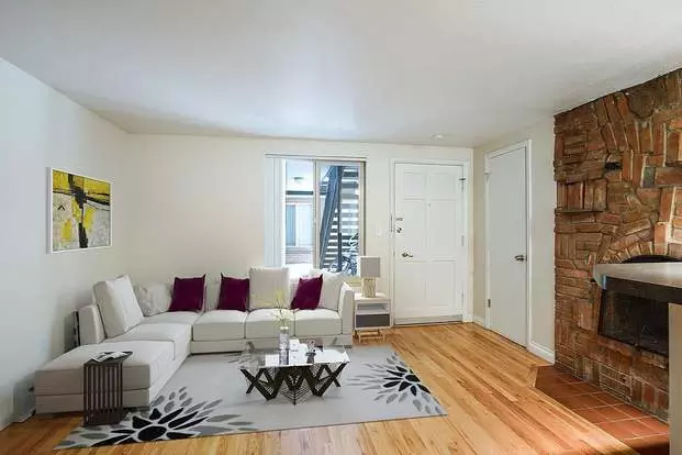 Logan Court Apartment for rent in Denver, CO Logan Court Apartment for rent in Denver, CO