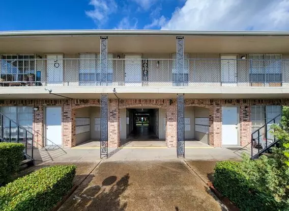 Carriage Park Apartments Apartment for rent in Groves, TX