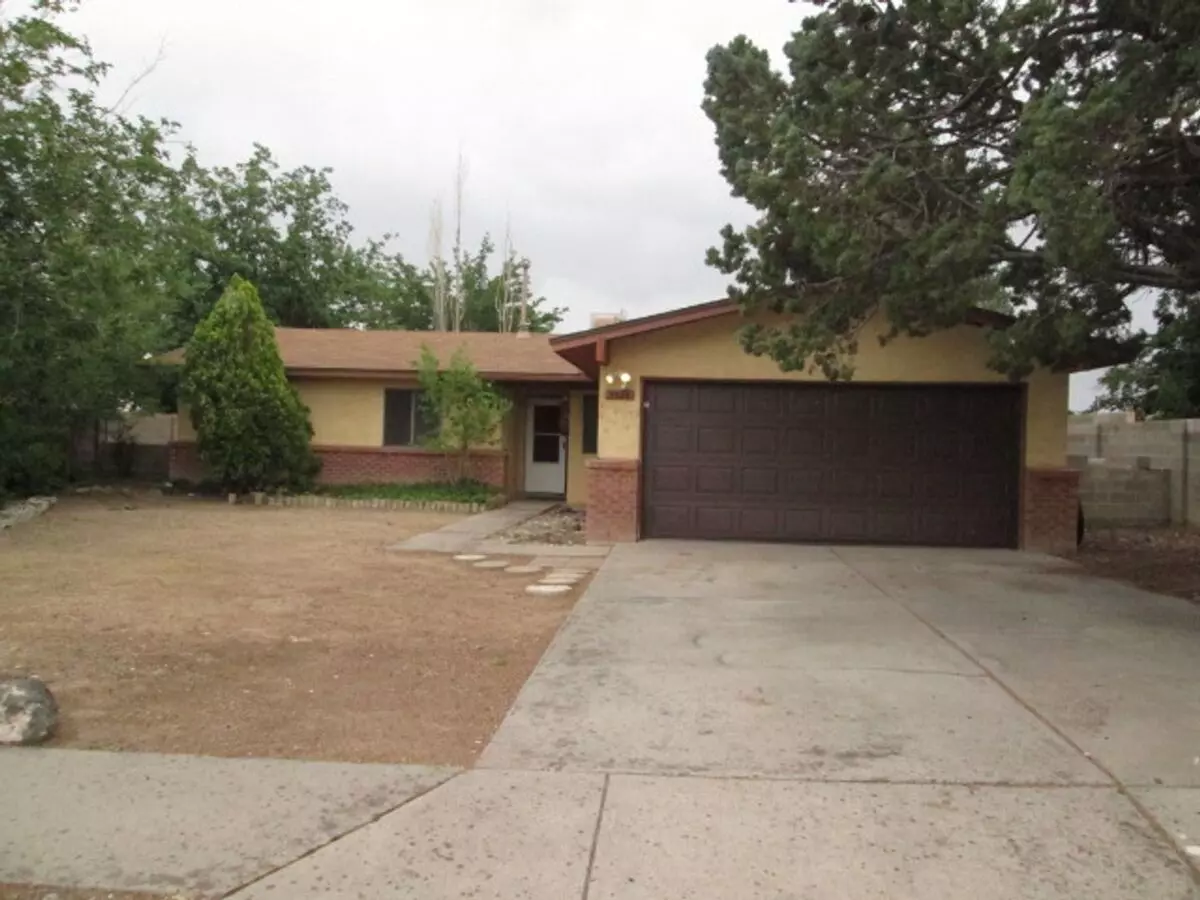 Available Now In Taylor Ranch! House for rent in Albuquerque, NM