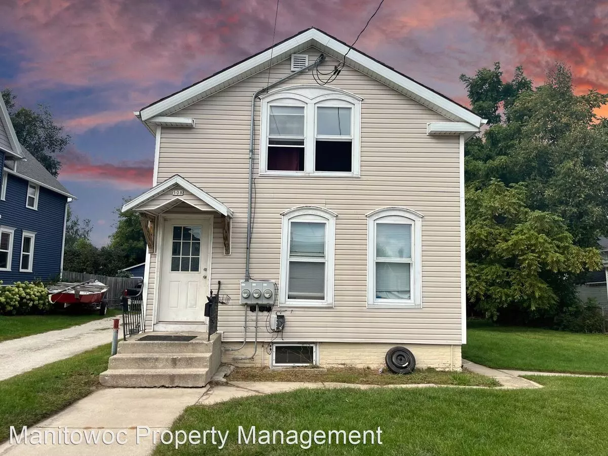 508 St Claire St Apartment for rent in Manitowoc, WI
