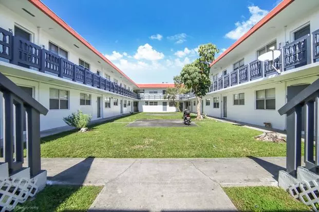 111 Biscayne Gardens, Llc Apartment for rent in Miami, FL