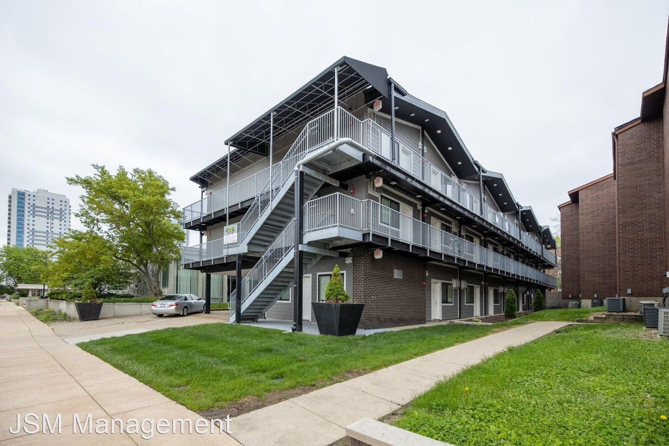 105 E Green St Champaign, IL Apartment for Rent Rentable