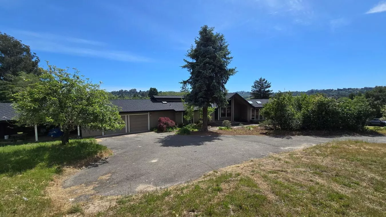 Beautiful West County Property Minutes From Town House for rent in Sebastopol, CA