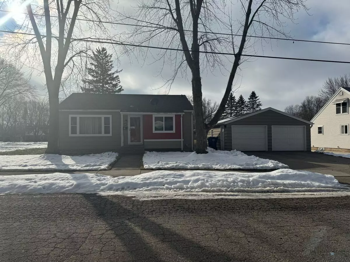 Beautiful 3 Bedroom 1 Bath Ranch Style Single Family Home! House for rent in Clintonville, WI