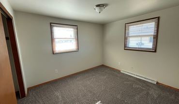 5 of 7 917 &amp;amp; 921 Abrams St Duplex Apartment for rent in Green Bay, WI