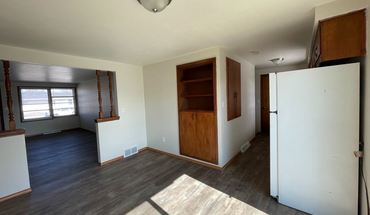 2 of 7 917 &amp;amp; 921 Abrams St Duplex Apartment for rent in Green Bay, WI