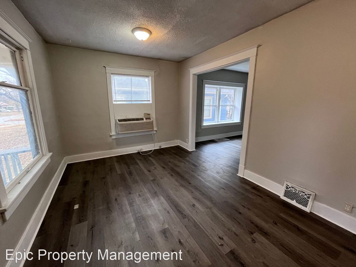 Duplex at 1527 SW Mulvane St Apartments Topeka, KS Rentable