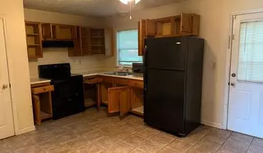 5 of 9 South Walnut Apartment for rent in Atlanta, IN