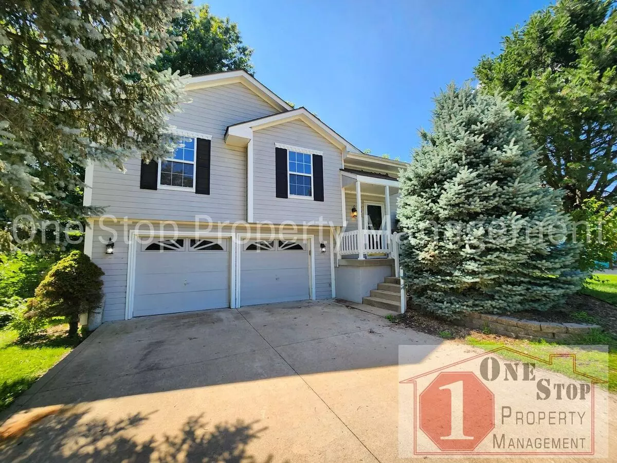4 Bedroom, 2.5 Bathroom, 2 Car Garage Home In Raymore, Missouri House for rent in Raymore, MO