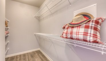 Waterside Residences on Quivira Apartment for rent in Lenexa, KS