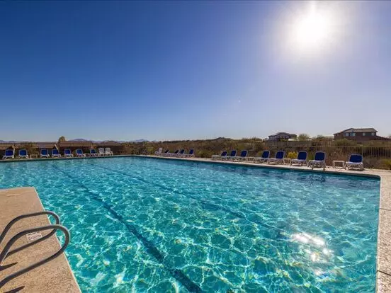 4 Bedroom, 2.5 Bath Plus Den Community Pool! Apartment for rent in Tucson, AZ