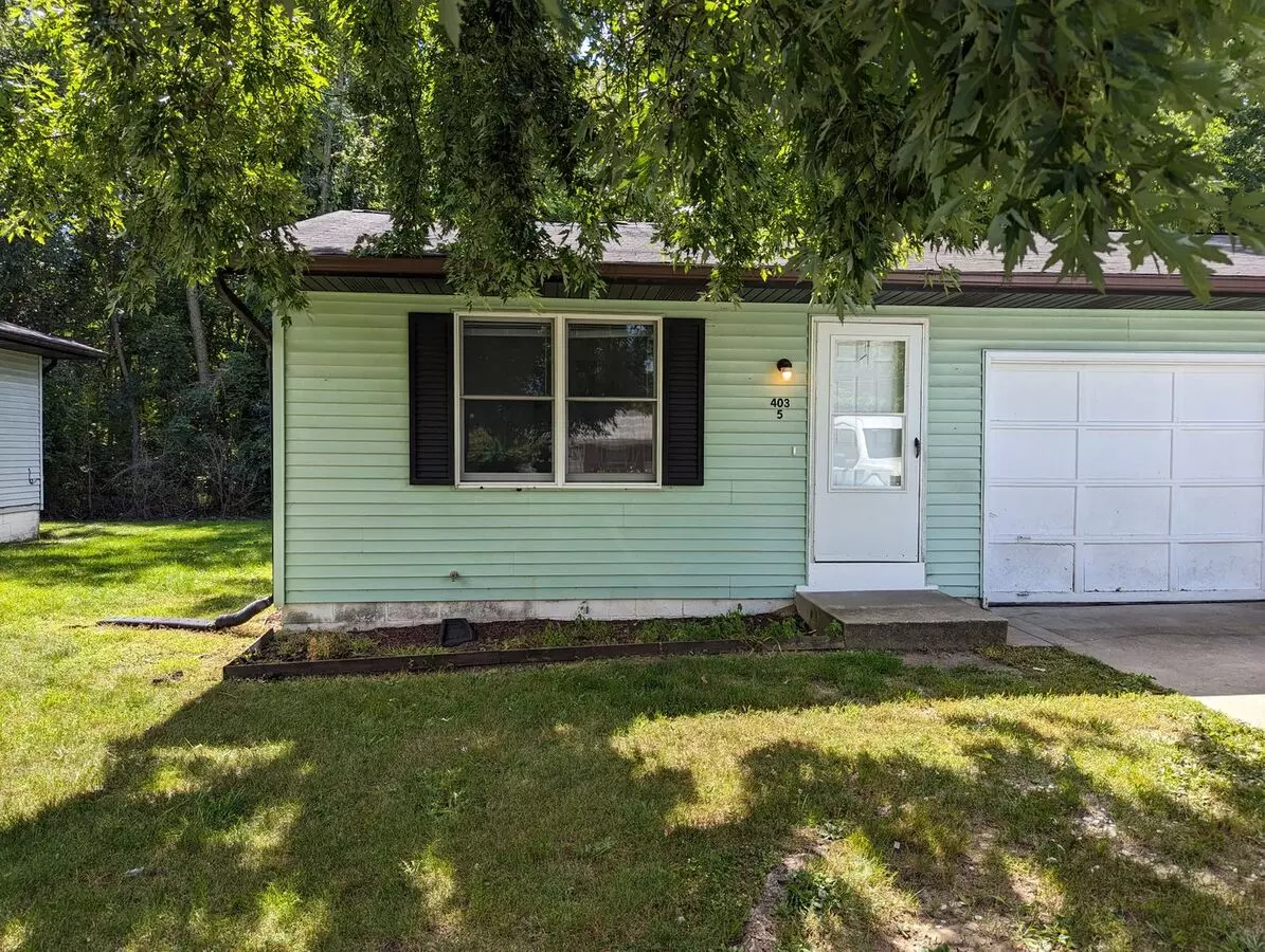 403 E Palm Dr Apartment for rent in Syracuse, IN