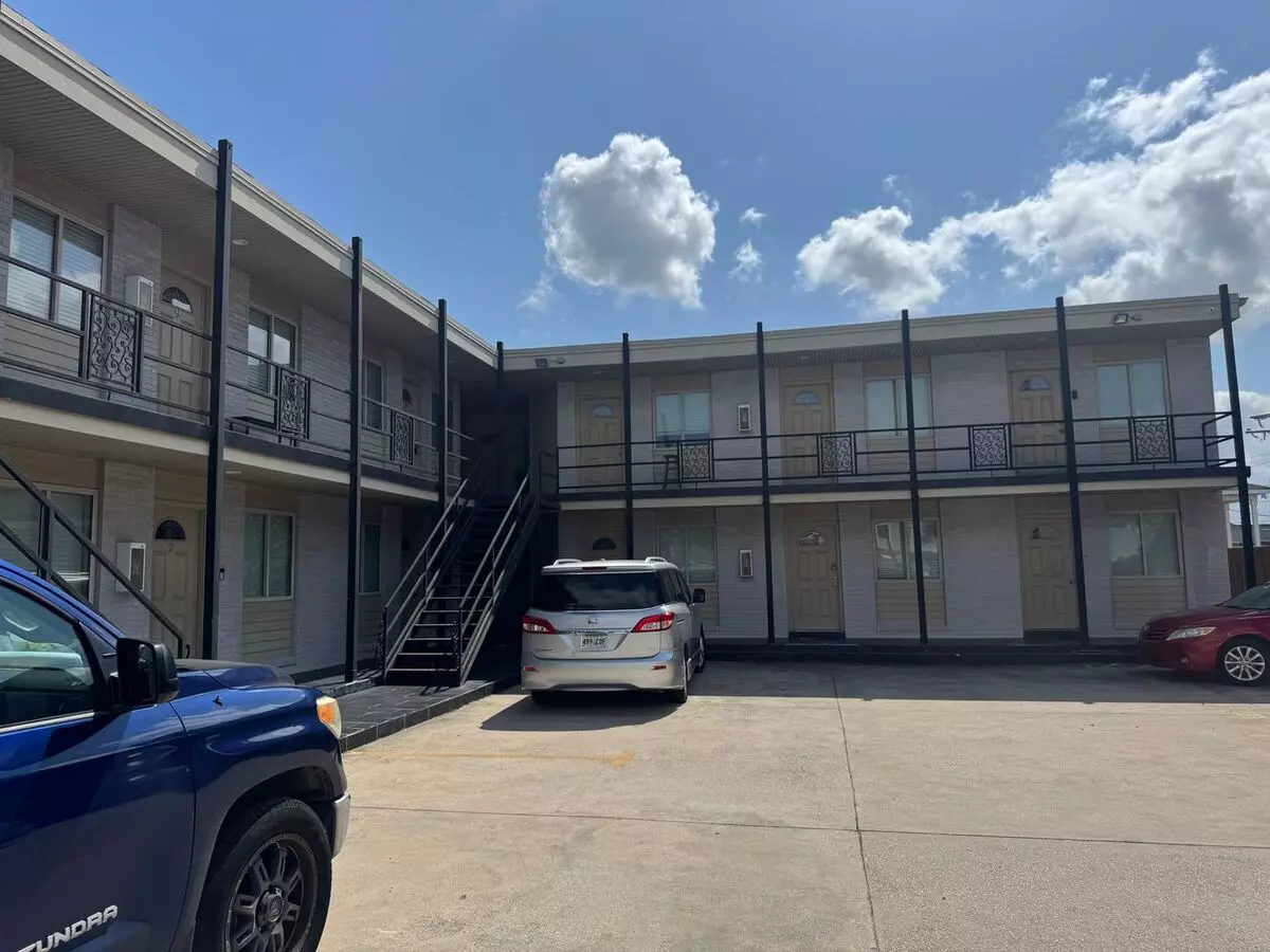 1331 Lake Ave Apartment for rent in Metairie, LA