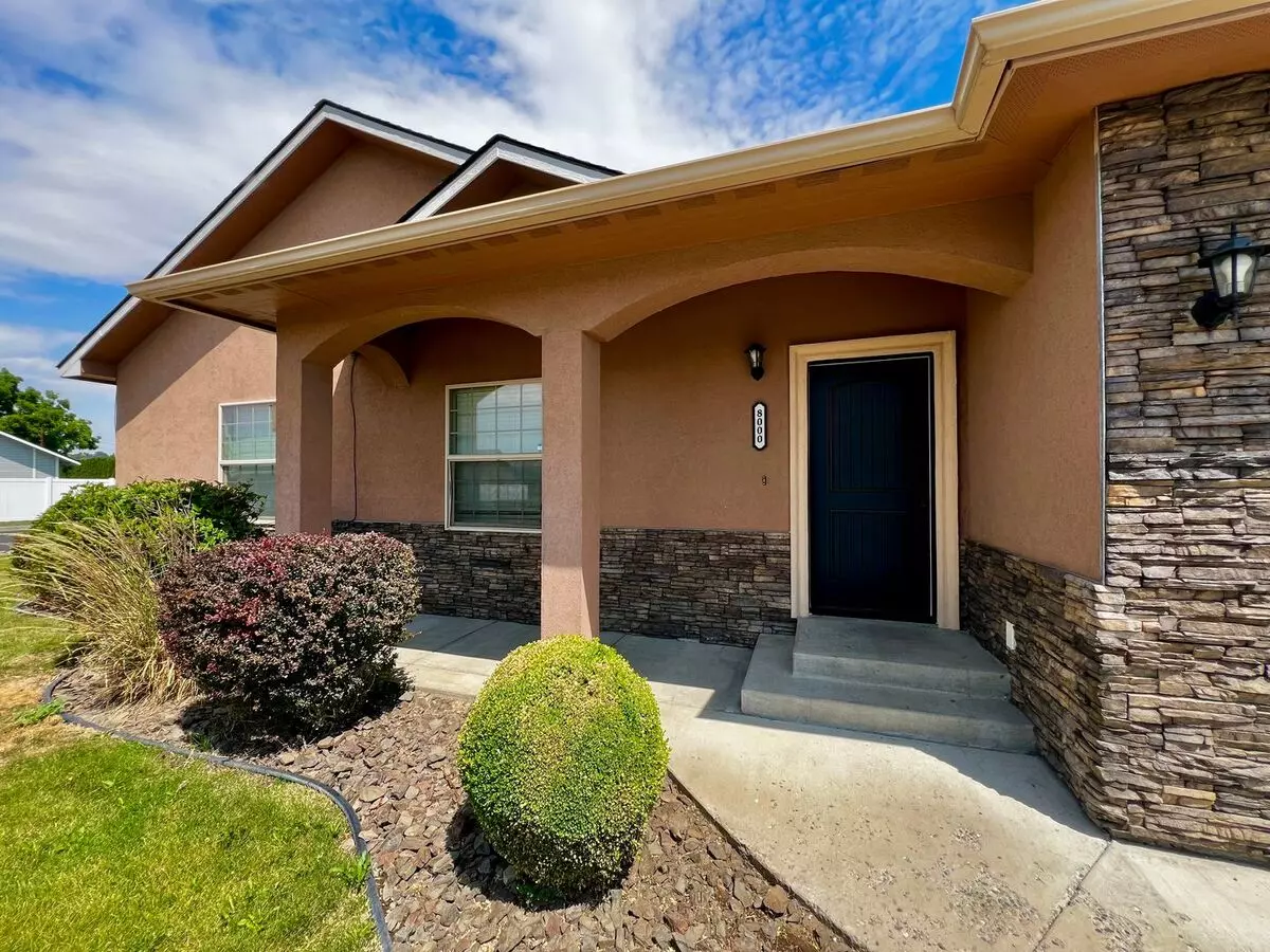 Non-refundable & Security Deposit Total: $2000.00 House for rent in Yakima, WA