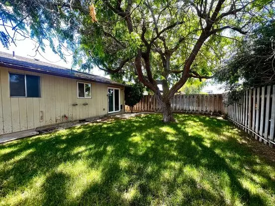 Move In Special - $300 Off First Month's Rent! Apartment for rent in Yakima, WA