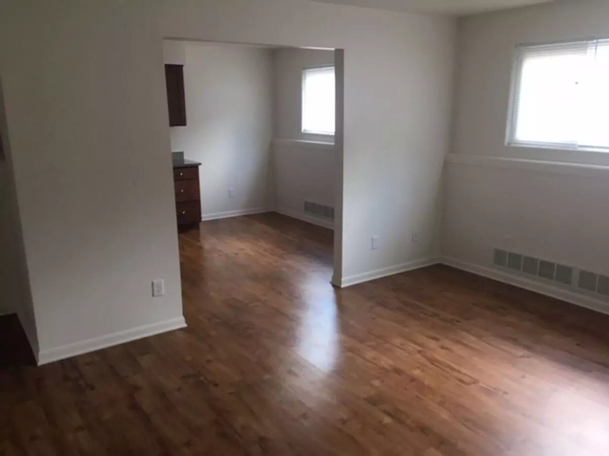 2188 Meadowlawn Apartment for rent in Holt, MI