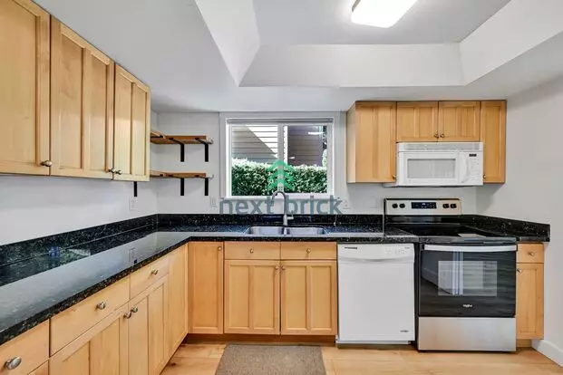 Beautiful Townhouse Available For Rent Apartment for rent in Bellevue, WA Beautiful Townhouse Available For Rent Apartment for rent in Bellevue, WA