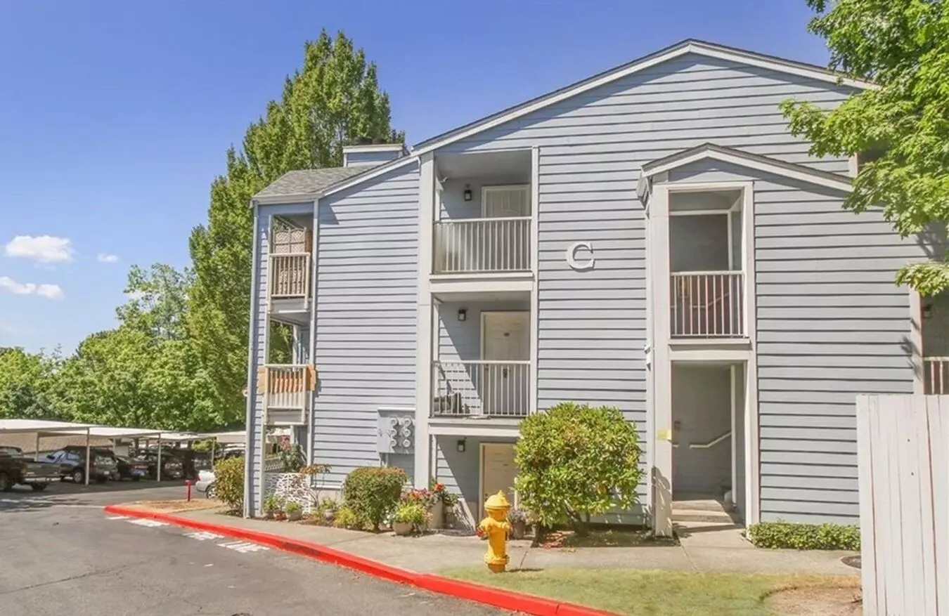 975 Aberdeen Ave NE Apartment for rent in Renton, WA