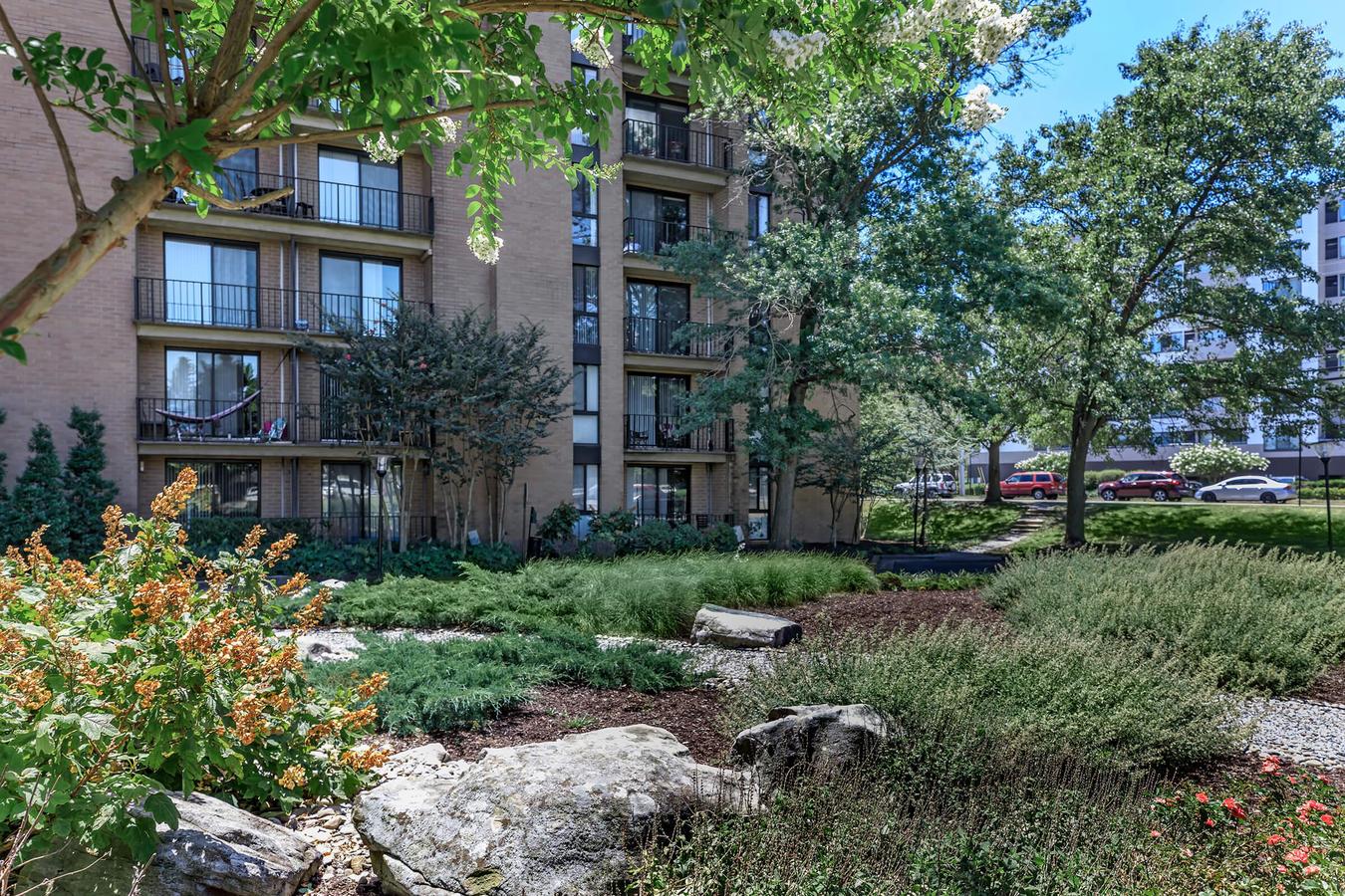 Whitestone at Landmark Apartments Alexandria, VA