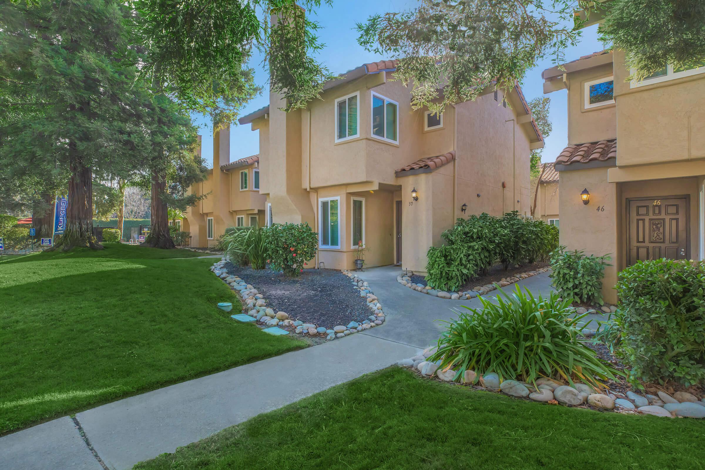 Southwood Townhomes, Sacramento - (see reviews, pics & AVAIL)