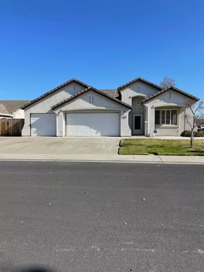 Beautiful 3 Bed / 2 Bath Manteca Home With Rv Access! House for rent in Manteca, CA
