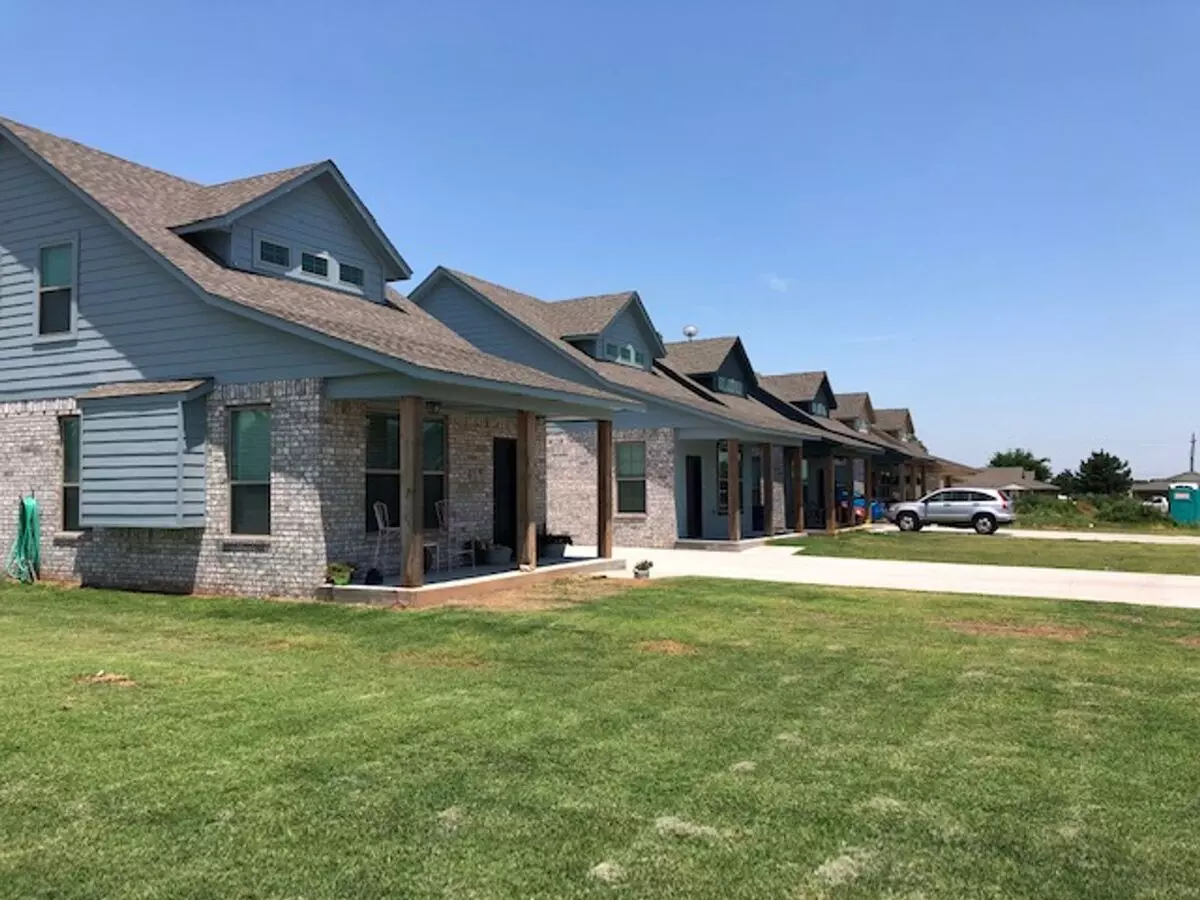 Brand New Community Only 30 Minutes From Okc Airport! Apartment for rent in Chickasha, OK