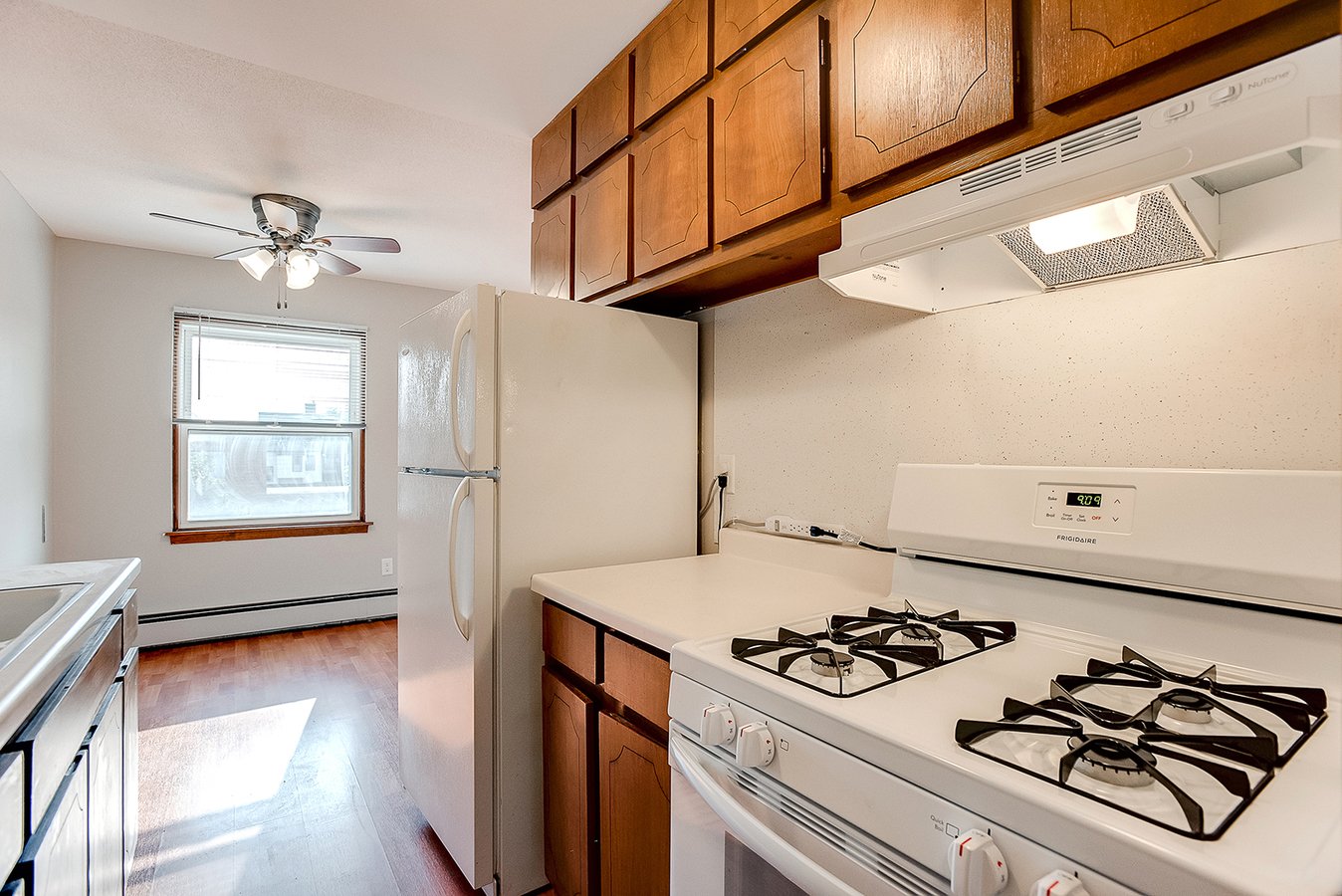 Starlight Apartments LEASING 1BEDROOM... Minneapolis, MN