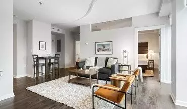 3 of 37 The Peach Atlanta Apartment for rent in Atlanta, GA