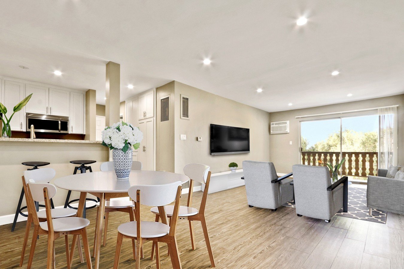 1 Bedroom 1 Bathroom Apartment for rent at Sepulveda West Apartments in Los Angeles, CA