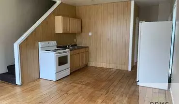 4 of 11 831 Vine St Apartment for rent in Lansing, MI